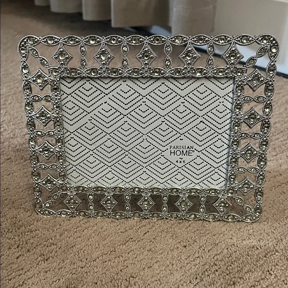 Parisian Works Elegant Silver Photo Frame
